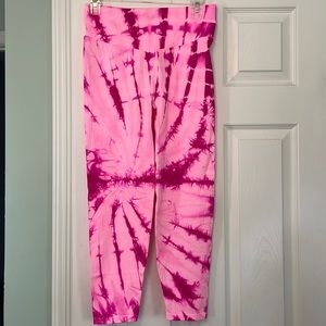 VS pink 7/8 length leggings